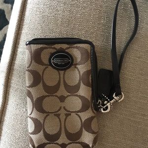 Coach wristlet wallet